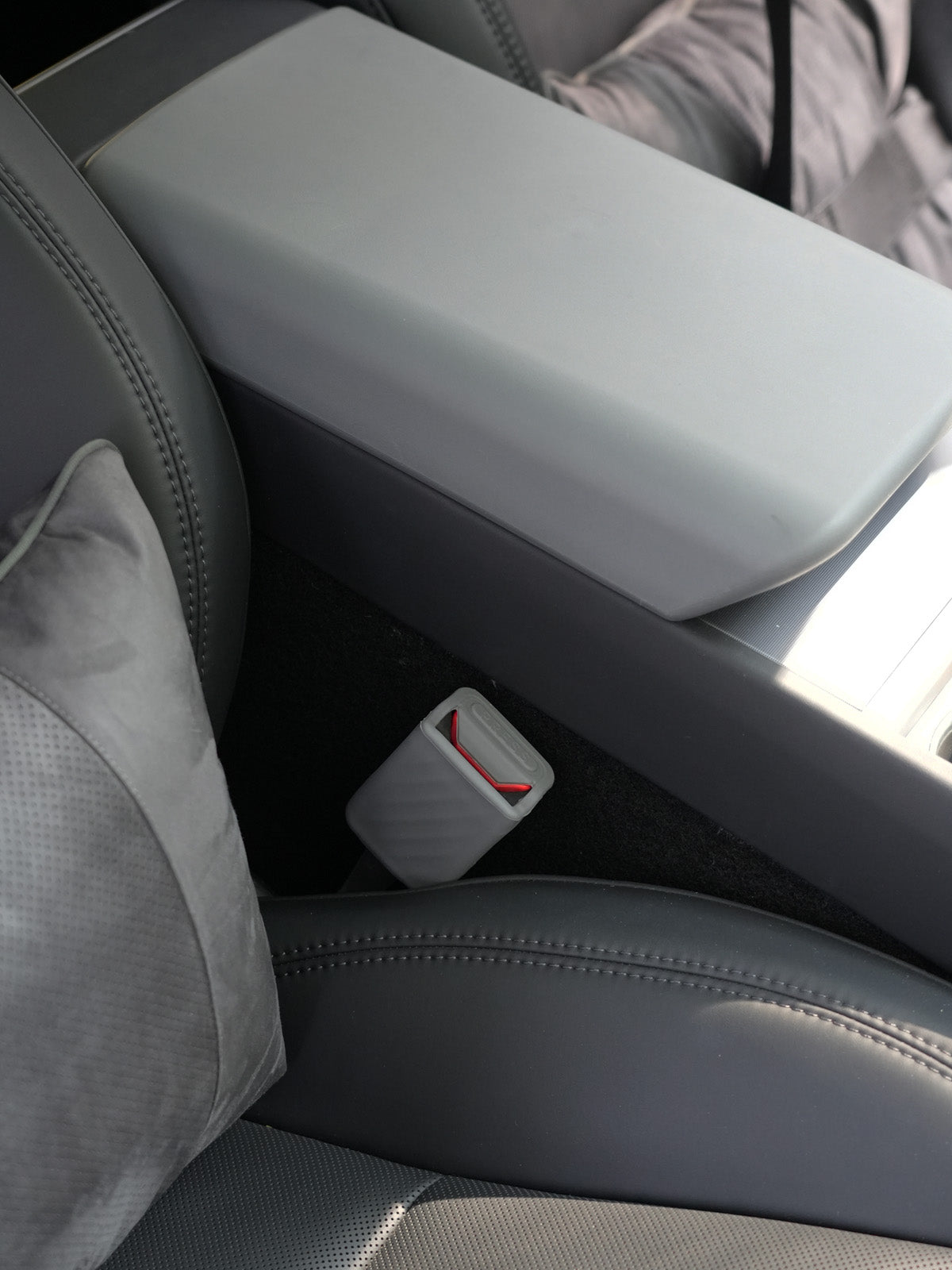 Soft Seat Belt Buckle Cover for Tesla Model 3(18-26) / Y(20-26)