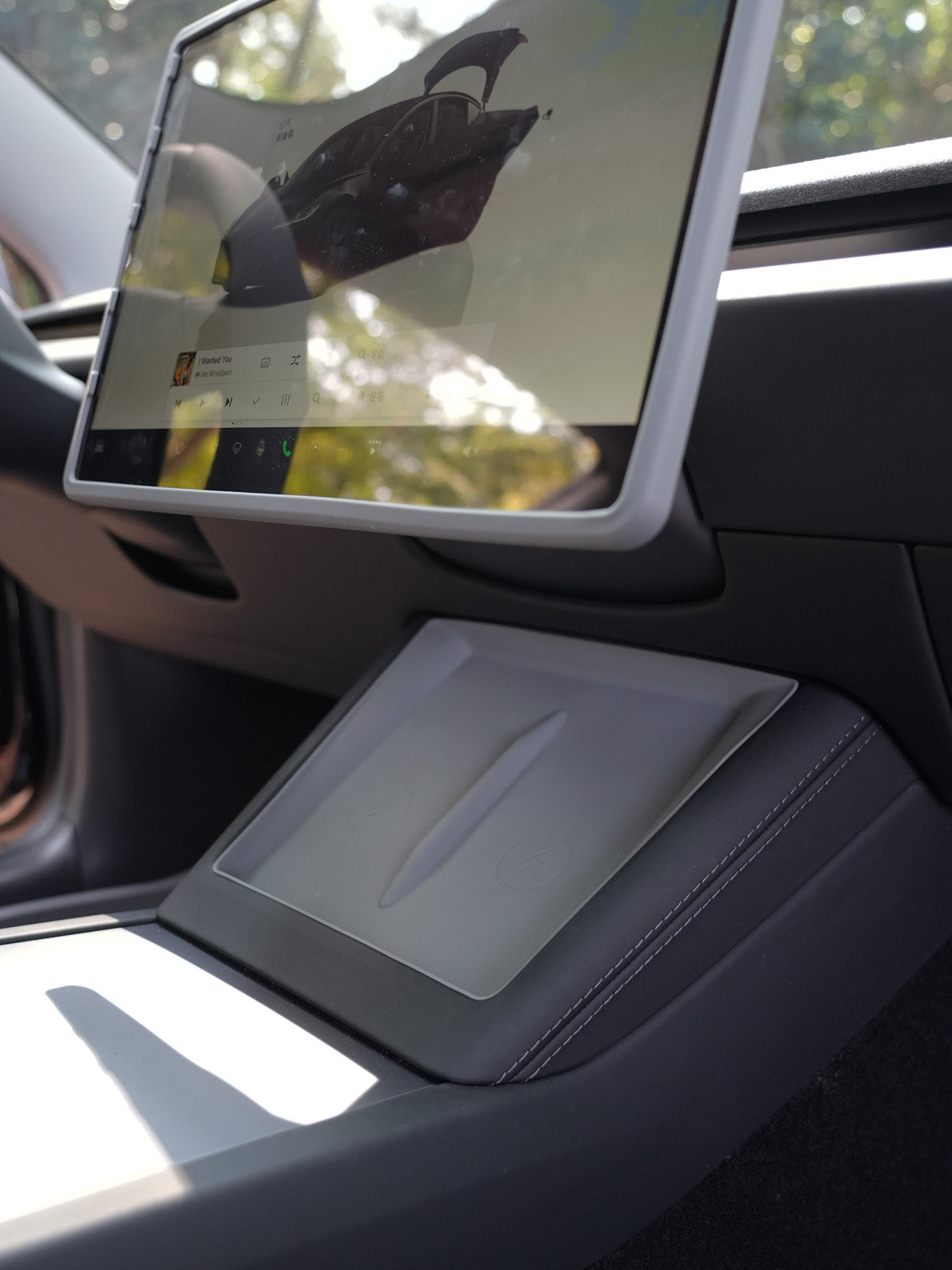 Soft Center Console Wireless Charging Mat for Tesla Model 3(21-26) / Y(20-26)