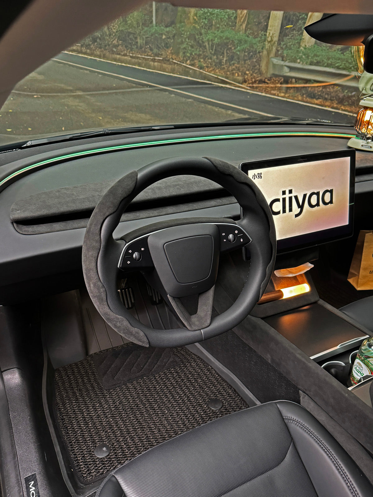 Alcantara Steering Wheel Upper Trim for Tesla Model 3 Highland 24+ / Y Juniper 25+