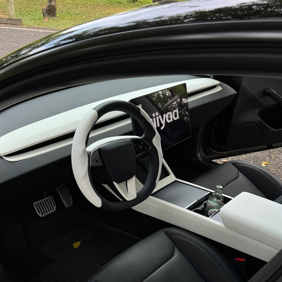 PureDeco Steering Wheel Upper Trim for Tesla Model 3 Highland 24+ / Y Juniper 25+