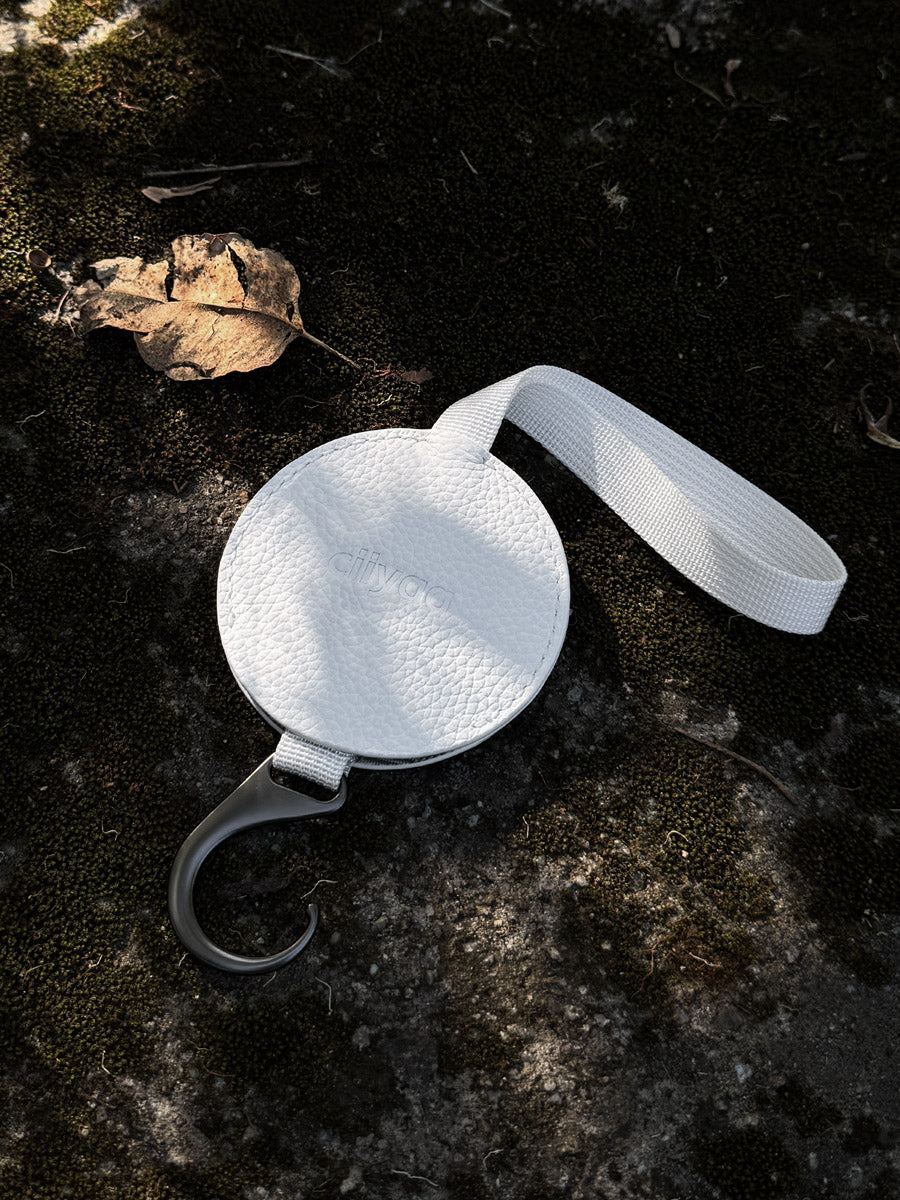 ciiyaa Lychee Cowhide Hooks