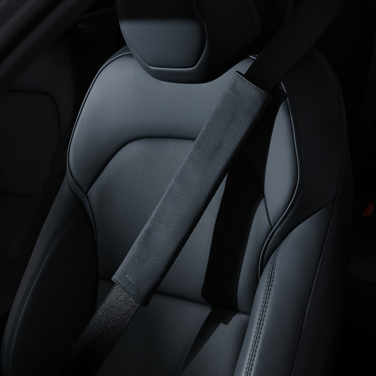 ciiyaa Lychee Cowhide Seat Belt Cover