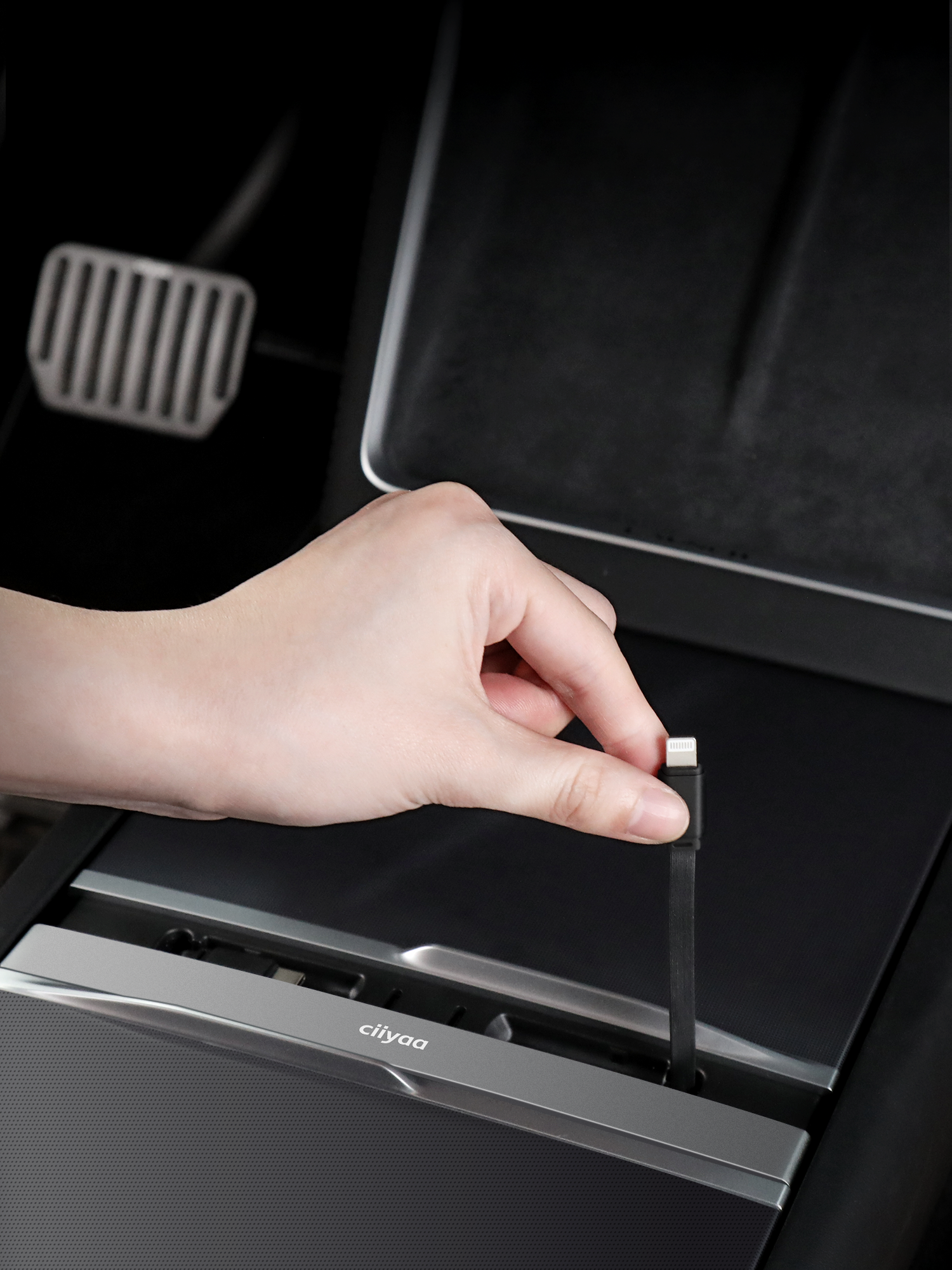 Center Console Retractable Charger for Model 3(21-26) / Y(20-26)