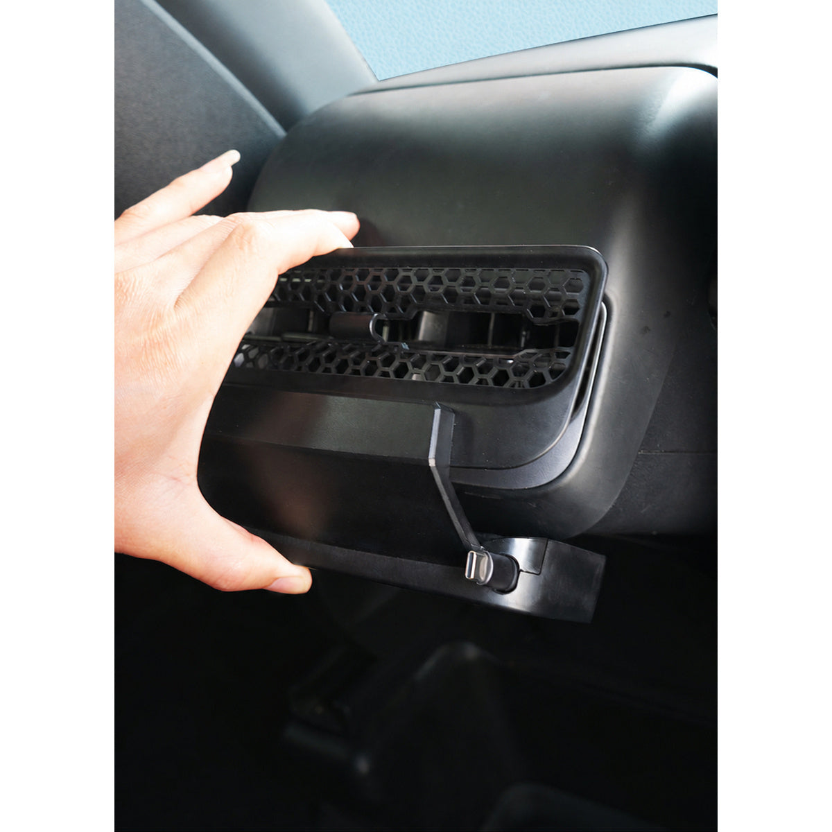 Rear Center Console Retractable Charger for Tesla - CXQ09.jpg