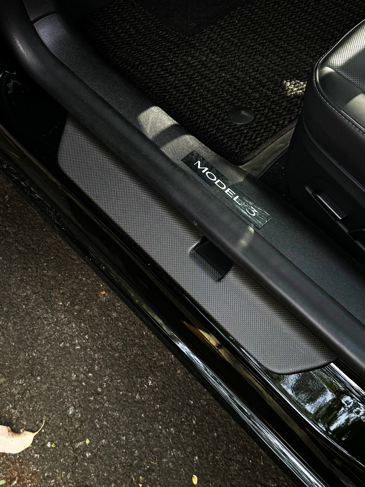 ciiyaa Carbon Fiber Door Sill Protector for Tesla Model 3 Highland 24+