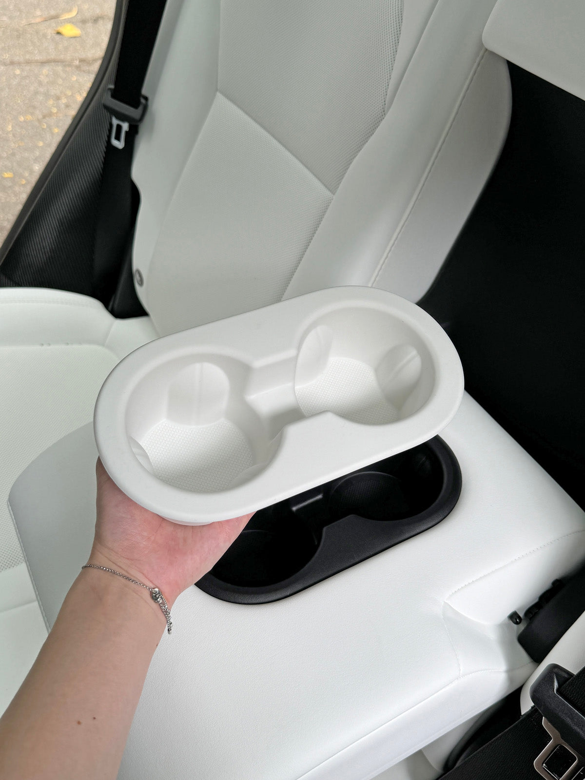 ciiyaa Soft Rear Seat Cup Holder for Tesla Model 3(24-26) / Y(25-26)