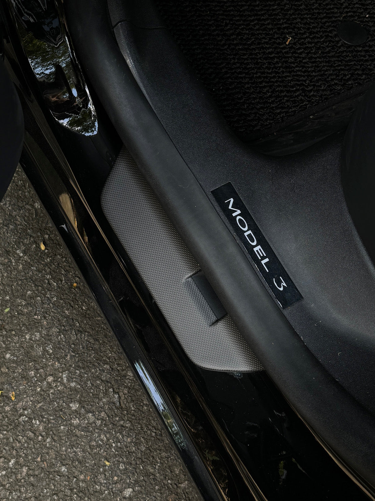 ciiyaa Carbon Fiber Door Sill Protector for Tesla Model 3 Highland 24+