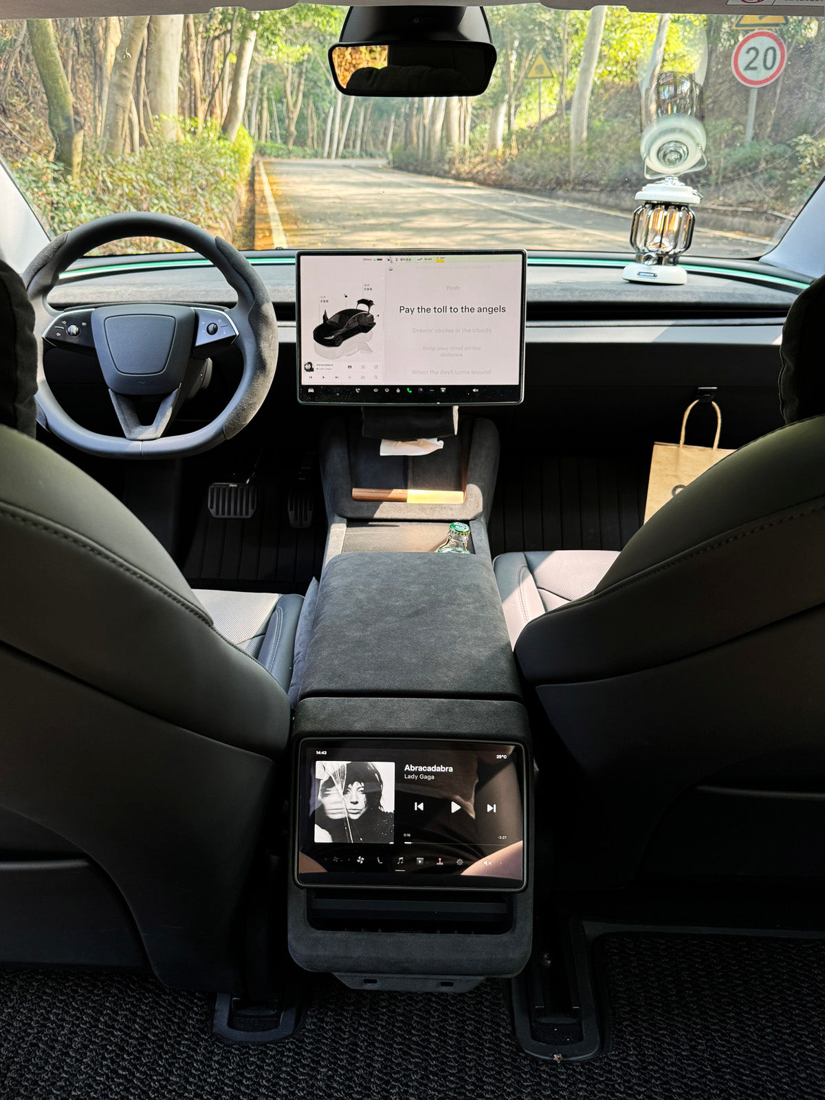 Alcantara Wireless Charging Panel Frame for Tesla Model 3 Highland 24+ / Y Juniper 25+