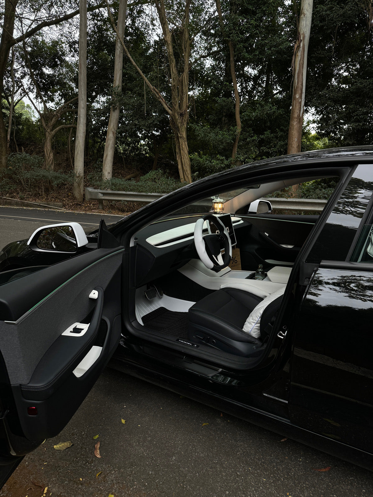 PureDeco Door Button Cover for Tesla Model 3 Highland 24+ / Y Juniper 25+