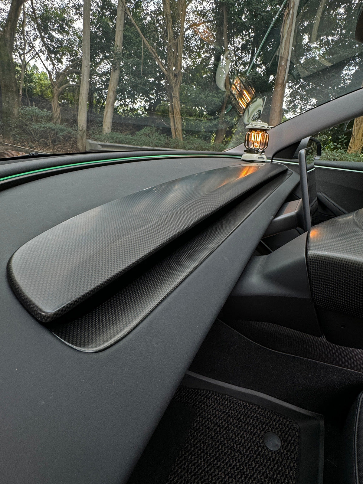 Carbon Fiber Dashboard Vent Trim for Tesla Model 3 (24-26) / Y (25-26)